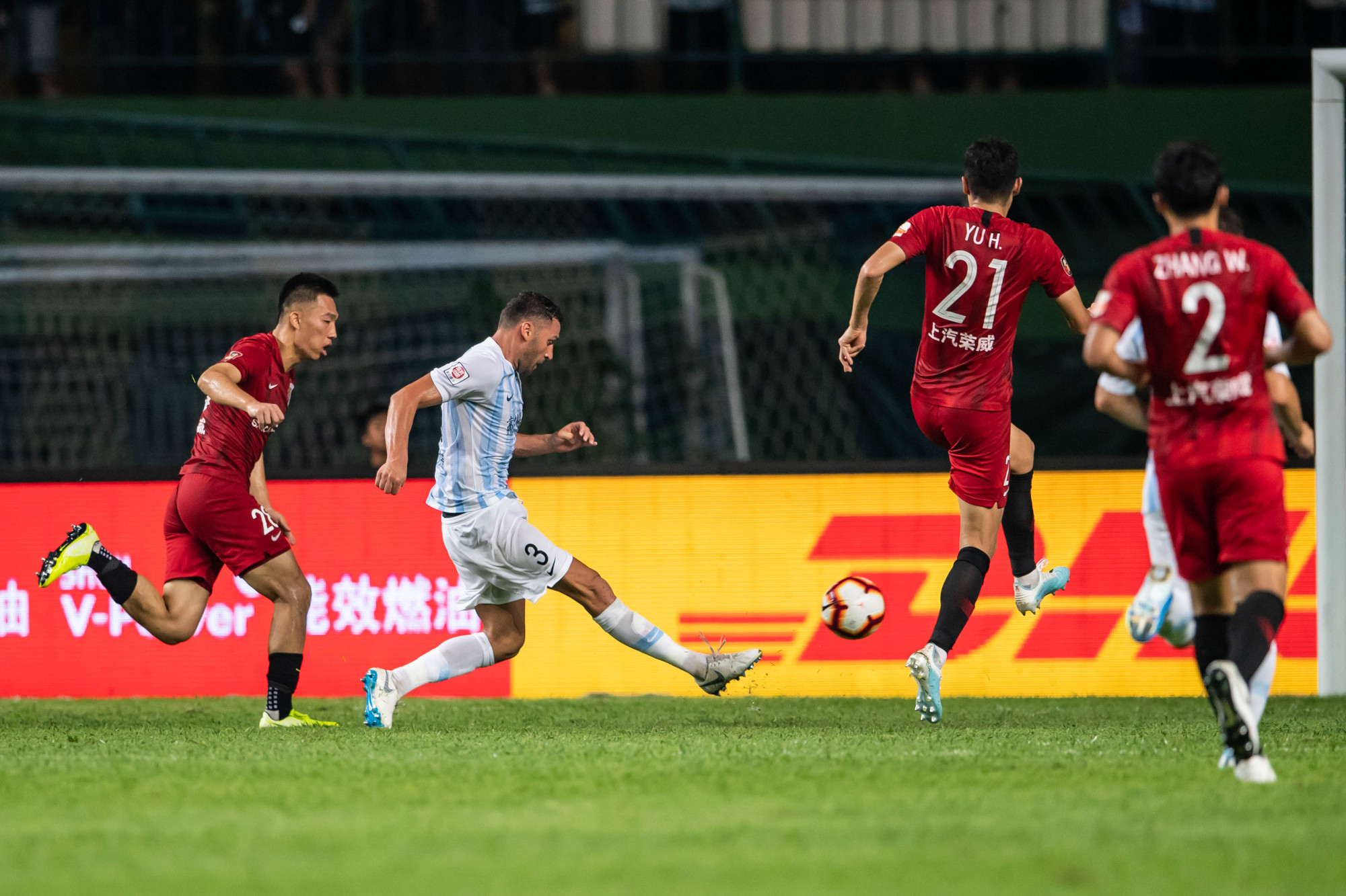 富力遭遇上港逆转，球队惨遭逆转颓势难挡()